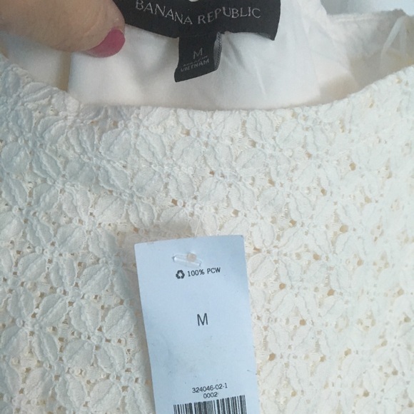 BANANA REPUBLIC EYELET LACE TOP - Picture 2 of 7